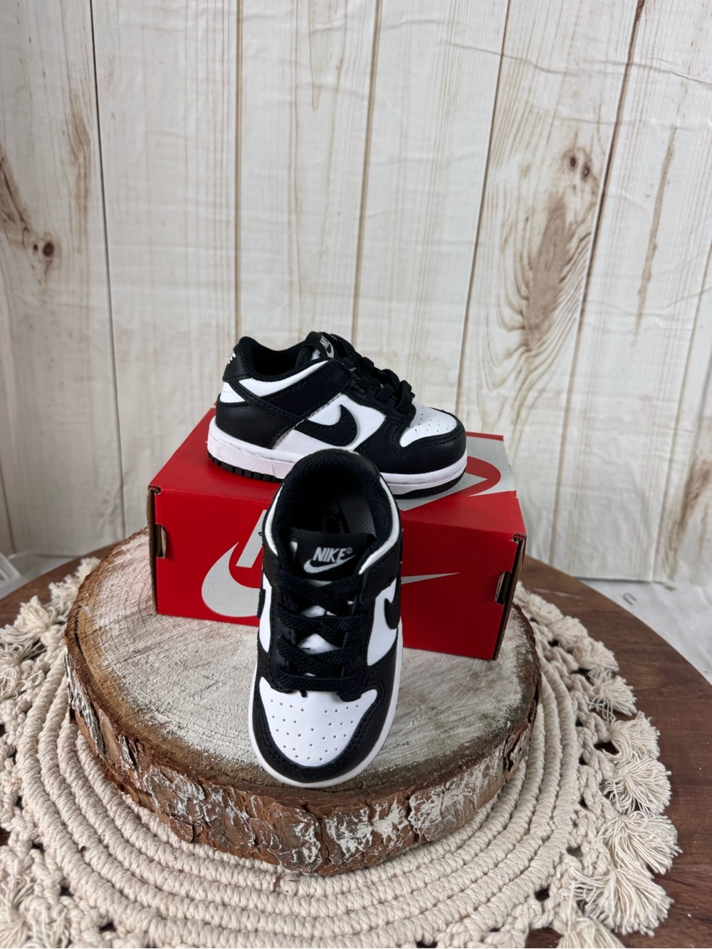 Nike Dunk low(TDE)Kids' Black/White Low-Top Sneakers size 5 c.